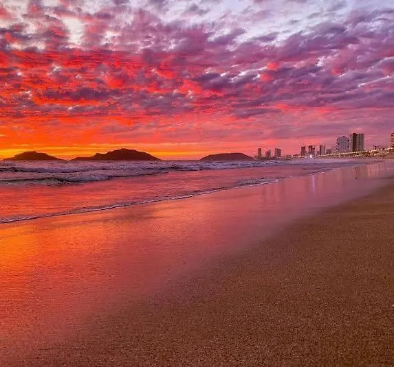 Apartamento Pie De Playa 马萨特兰 公寓